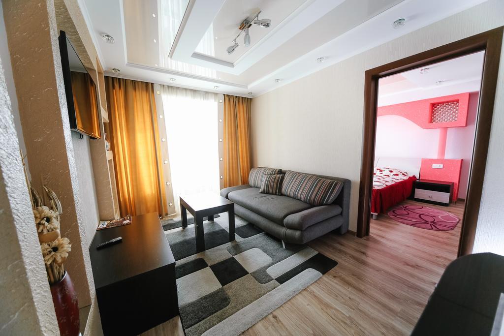 Sary Arka Hotel Pavlodar Eksteriør billede