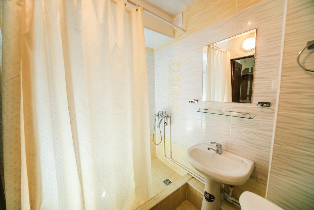 Sary Arka Hotel Pavlodar Eksteriør billede