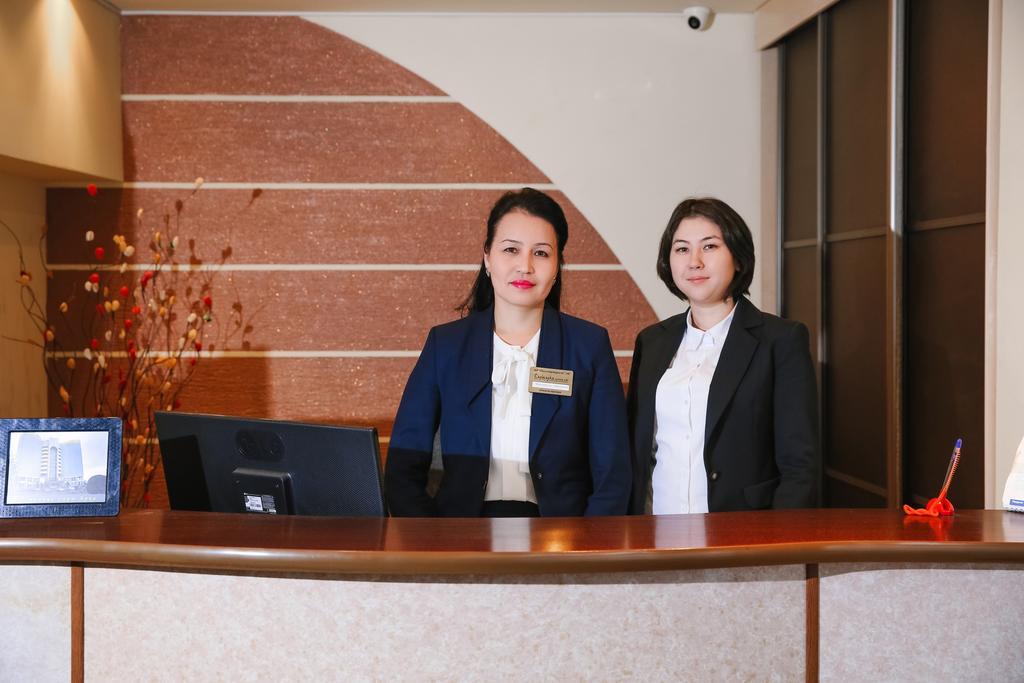 Sary Arka Hotel Pavlodar Eksteriør billede