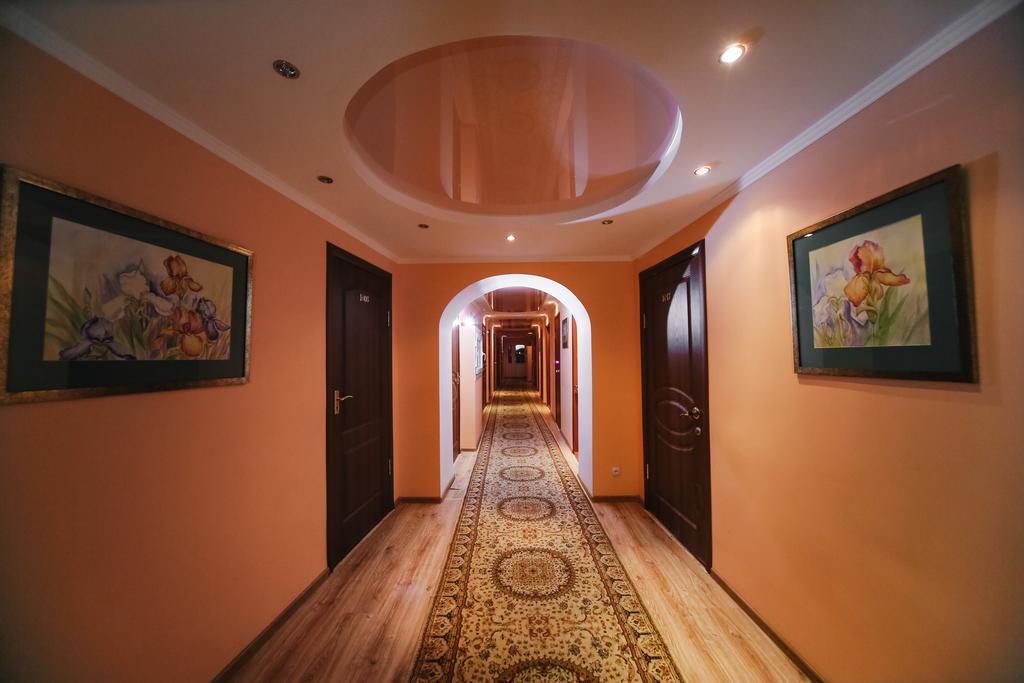 Sary Arka Hotel Pavlodar Eksteriør billede